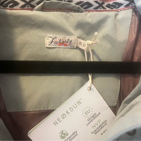 NWT Faherty Chalet Puffer Coat in Sage Green- Multiple Sizes Available - Picture 16 of 16